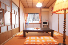 Retro Meieki Room 1 – Summer Style