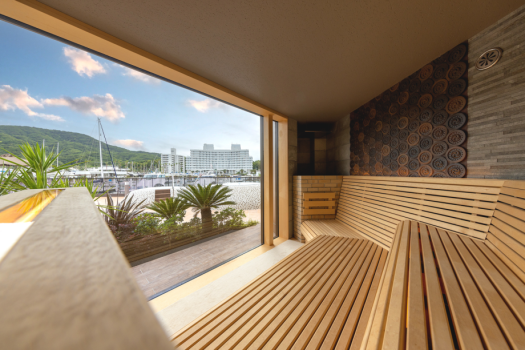 【HARBOR’s SAUNA】異国情緒を感じるマリーナに面した開放感溢れるサウナ＆ジャグジー（宿泊者様無料）