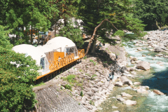 【Nutsエリア：A棟】宿泊グランピング＜川側_6mドームテント＞