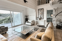 【別邸】 海を一望◆カーサ・デラノンナ※本館から車で30分◆136平米（リビング）