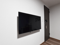 【客室設備】スタイリッシュな壁掛けテレビで、お部屋時間をもっと快適に