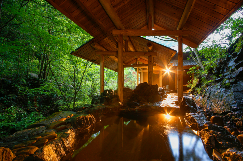 美合温泉・河畔風呂「せせらぎ」 岩風呂 美合温泉・河畔風呂「せせらぎ」 岩風呂