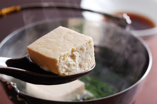 まんのう産の岩豆腐を湯豆腐で（イメージ）