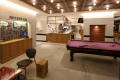 受付手前はフリースペース／Free space in front of the reception