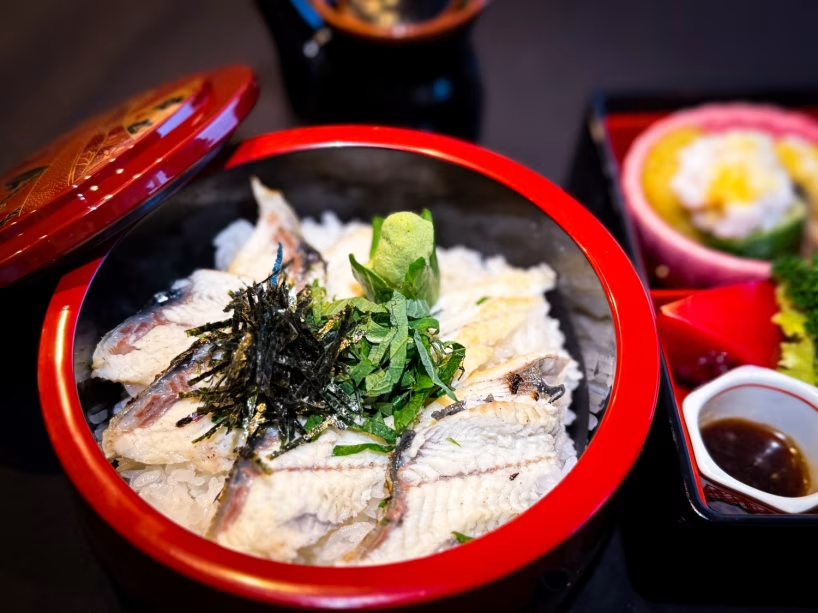 【部屋食】＜夕食付き＞うなぎ白焼きの三味御膳と淡路牛ローストビーフの彩り膳プラン