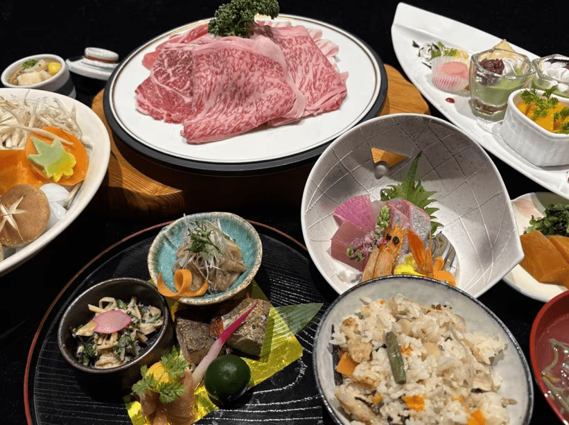 鹿児島黒牛と鹿児島黒豚の２種すき焼き会席（イメージ）