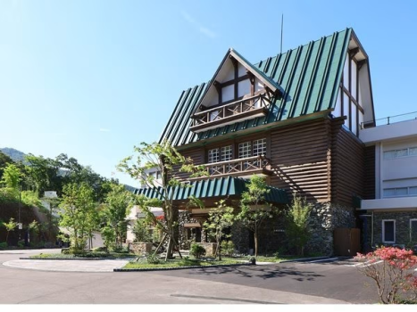 正面玄関 外観 2024年6月~生まれ変わったエントランス~ 正面玄関 外観 2024年6月~生まれ変わったエントランス~