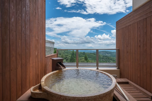 ３階４８㎡　陶器露天風呂付き　和洋室　露天風呂