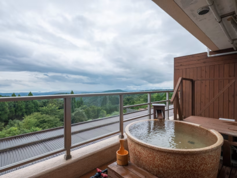 ３階３４㎡　陶器露天風呂付き　洋室　露天風呂