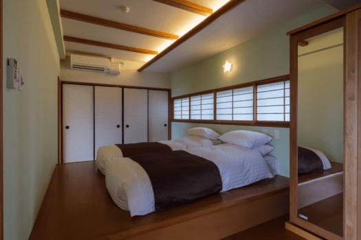 Japanese-Western style Room (Twin beds)  73 square meters on the 4th floor  *NO PRIVATE BATH*