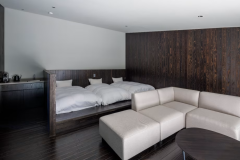 《温泉水プール&露天風呂付き洋室トリプル》ゆったりとしたソファでも寛げます。 《温泉水プール&露天風呂付き洋室トリプル》ゆったりとしたソファでも寛げます。