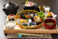 《ご朝食》色とりどりの籠膳と熊本県産ポーク小鍋付き (一例)