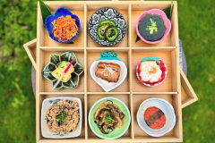 【おきなわ郷土朝ごはん】沖縄の伝統料理を、九つの小鉢に美しく詰めて。