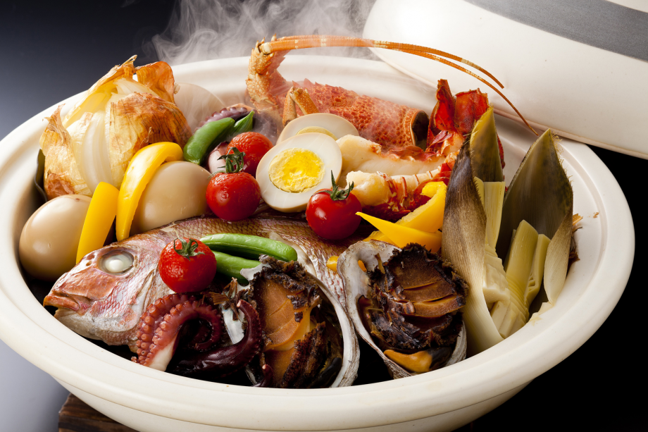 鯛や海老・鮑が入った豪華な「特選 宝楽焼」はボリュームも満点≪料理イメージ≫ 鯛や海老・鮑が入った豪華な「特選 宝楽焼」はボリュームも満点≪料理イメージ≫