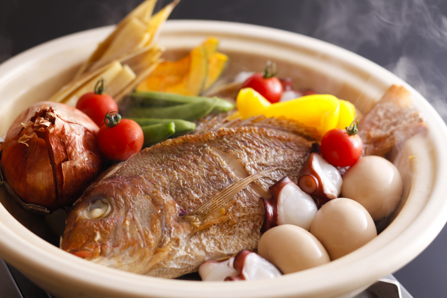 淡路島名物の「宝楽焼」は出来たてをダイナミックにお召し上がり頂きます≪料理イメージ≫ 淡路島名物の「宝楽焼」は出来たてをダイナミックにお召し上がり頂きます≪料理イメージ≫