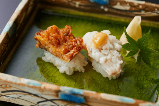 淡路鱧本来の美味しさそのものが愉しめる「淡路鱧の握り」は二種の味わいで(料理一例/イメージ)