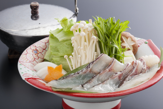 鯛のしゃぶしゃぶ鍋を淡路玉葱とともに ≪料理イメージ≫