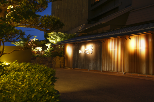 古茂江の岬にひっそりと佇む和み宿（夜）