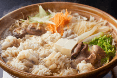 淡路鱧が持つ奥深い旨味と上品な味わいを堪能できる島の郷土料理「淡路鱧と淡路玉ねぎのすき鍋」(料理一例/イメージ)