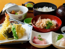 料理長おまかせ定食。ビジネスの方にもオススメ。