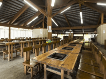 天候を気にせず楽しめるバーベキュー場