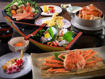 せいこ蟹会席。茹で・鍋・釜飯などせいこ蟹づくしです。