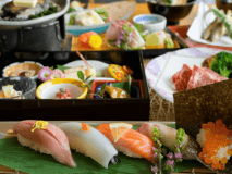 【夏の極みコース（握り寿司盛り五貫プラン）】新鮮な魚を握りでお楽しみください。