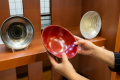地元の名工芸品「越前塗」も手に取ってご覧いただけます。