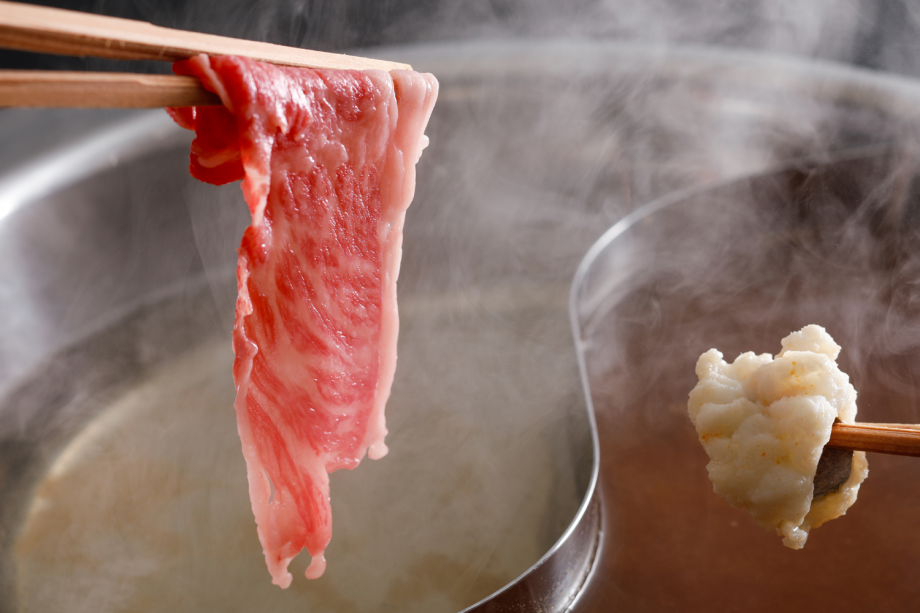 淡路島の海と山の恵みを詰め込んだ二色鍋(料理イメージ) 淡路島の海と山の恵みを詰め込んだ二色鍋(料理イメージ)