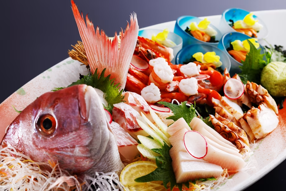 淡路島のブランド食材「淡路島えびす鯛」の姿造りほか旬の地魚(大皿)イメージ 淡路島のブランド食材「淡路島えびす鯛」の姿造りほか旬の地魚(大皿)イメージ