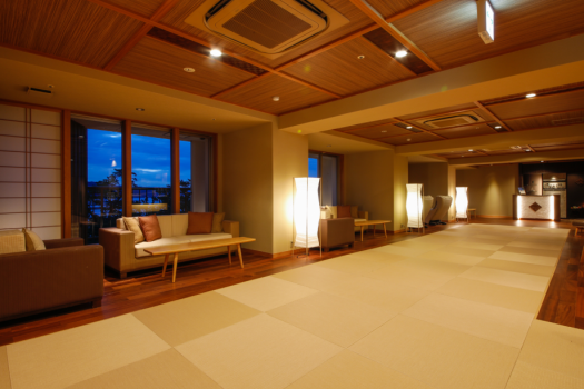広々とした森のSPAの海景湯上がりラウンジ