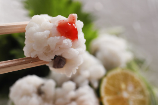 独自の旨みを味わう「鱧の落とし」