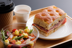 朝陽の差し込むティーラウンジで朝食を(イメージ) 朝陽の差し込むティーラウンジで朝食を(イメージ)