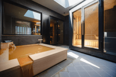 【新客室】マリーナサウナスイート/98㎡/客室内に温泉やサウナを完備。