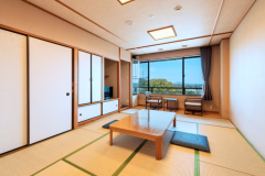 *【和室一例】落ち着いた雰囲気の和室。畳に足を延ばしてのんびりお寛ぎください。