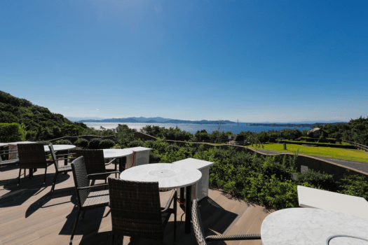 2021年に誕生した【CAPE TERRACE】。雄大な夕映えと共にバーベキュー(夏季限定)を堪能。