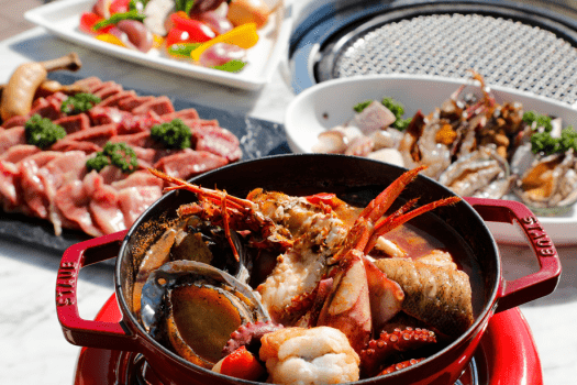 淡路和牛フィレ・サーロインのほか希少部位も愉しめる逸品バーベキュー。さらに伊勢海老・鮑・淡路玉葱など、シェフ厳選の食材を詰め込んだ期間限定特選プランです≪料理イメージ≫