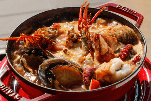 淡路和牛フィレ・サーロインのほか希少部位も愉しめる逸品バーベキュー。さらに伊勢海老・鮑・淡路玉葱など、シェフ厳選の食材を詰め込んだ期間限定特選プランです≪料理イメージ≫