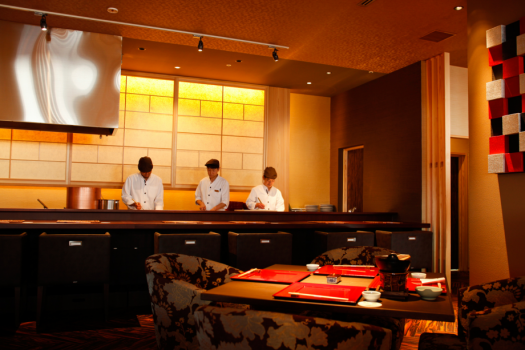 和と洋の料理人が仕立てた目にも鮮やかな料理を好みで選ぶプリフィクスディナーが愉しめる「旬房 海楽」