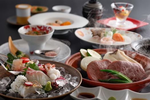 島の恵みを詰め込んだ蒼空ゲストだけの特別会席(お部屋食イメージ)