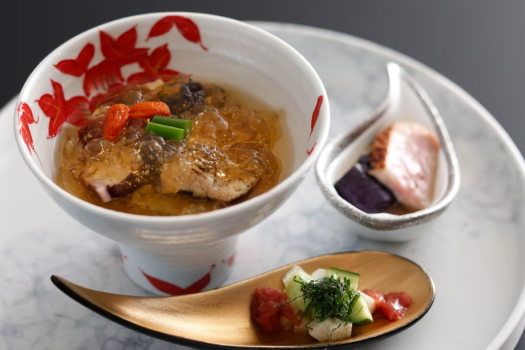 地元食材を盛り込んだ目にも鮮やかなお料理(料理イメージ)