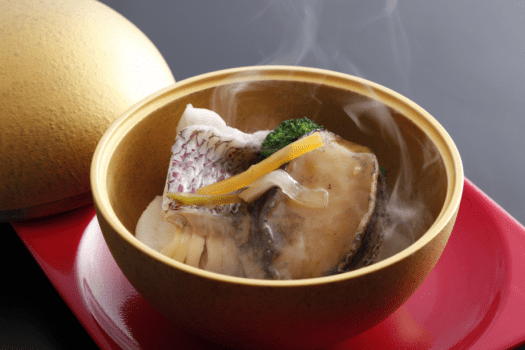 締まったその身に栄養を蓄えて上質な脂を纏った春の風物詩「桜鯛」と鮑の春野菜あんかけ≪料理イメージ≫