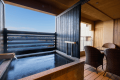 2022年12月グランドオープン。専有露天風呂付特別客室「別邸 蒼空-SOLA-天空TypeG」