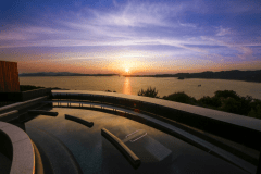 2018年4月27日にホテル敷地内から毎分最大300L湧き出る100％自家源泉の療養泉「南あわじ温泉」が開湯