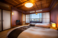 Junior Suite ◆ 75㎡
Furnished with two semi-double beds for a restful sleep, and offering panoramic views of Kanazawa’s charming and historic scenery.