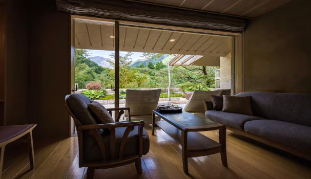 *客室専用露天風呂付　「テラス付和室A（12.5+4.5畳+テラス）」