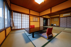 <本館離れ>最大8名様まで泊まれる広々和室|16帖+広縁 <本館離れ>最大8名様まで泊まれる広々和室|16帖+広縁