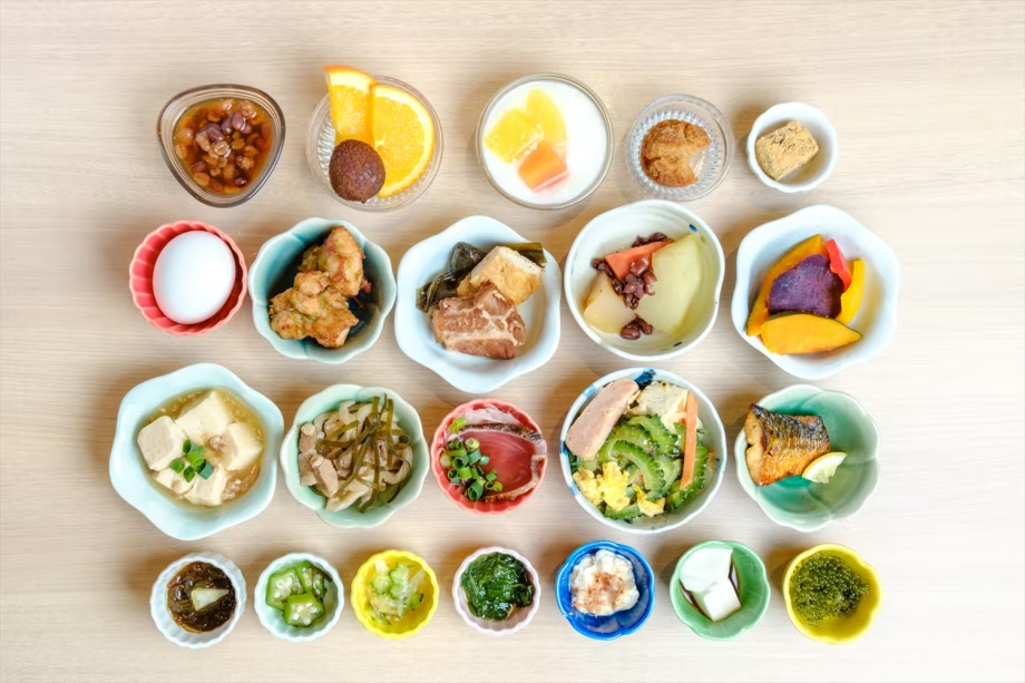 【朝食ブッフェメニュー一例】◆沖縄の恵みを感じる小鉢料理で、こだわりの和食ブッフェ。 【朝食ブッフェメニュー一例】◆沖縄の恵みを感じる小鉢料理で、こだわりの和食ブッフェ。