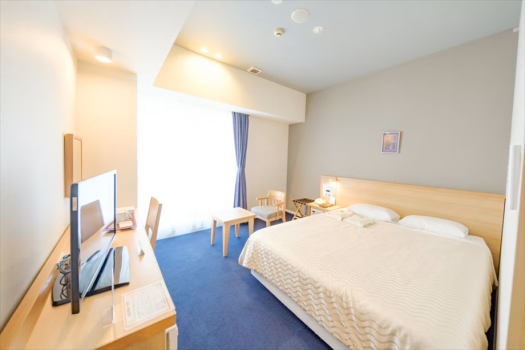 【ダブルルーム】◆シンプルで機能的なお部屋。ビジネスにもレジャーにも最適。