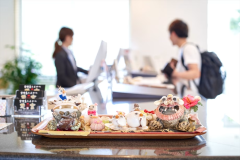 【ロビー】◆笑顔のスタッフがお客様をお出迎え。